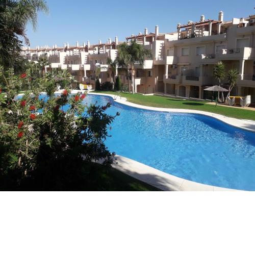 Duquesa Fairways 82, a spacious apartment with fabulous views and facilities