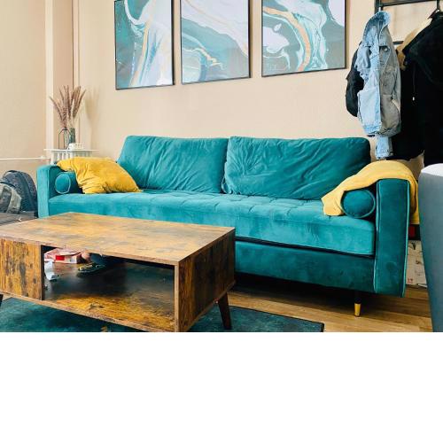 EastSide Apartment in Berlin with two rooms and kitchen including bathroom in a Central location in Warschauer Straße