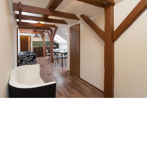 Easy Home Stay