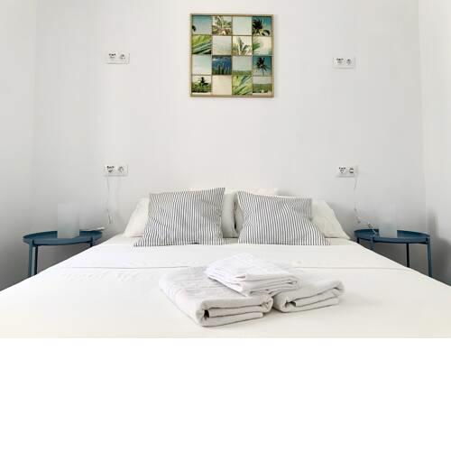 Easy Nerja Hostel & Rooms