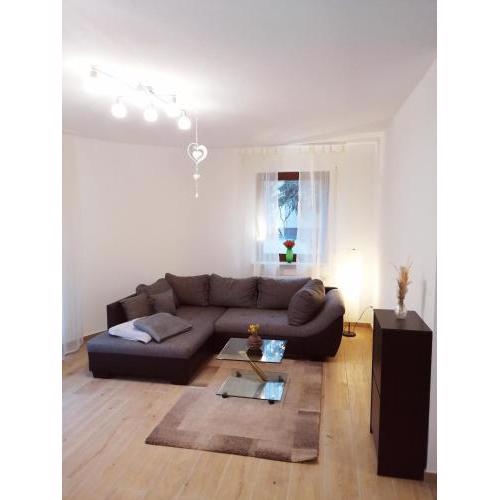 Ebenerdige Ferienwohnung mit großer Terrasse in der Nähe des Waldes, zum wohlfühlen