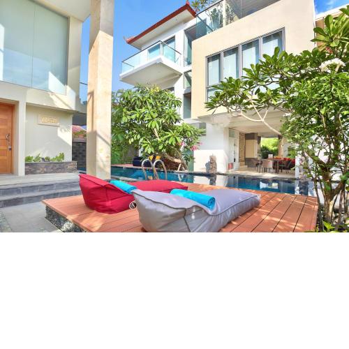 ECHO BEACH DESIGNER APARTMENT