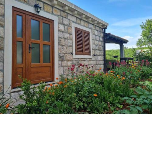 Eco-green cottage