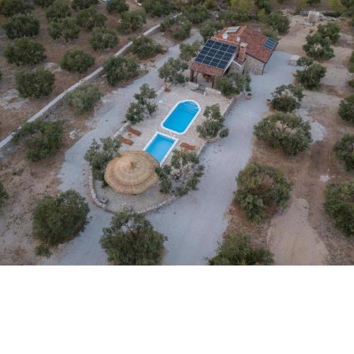 ECO Stone House Santa Maria with Pool