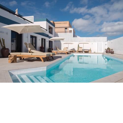 Edem II apartamento de diseño vista mar piscina climatizada by Lightbooking