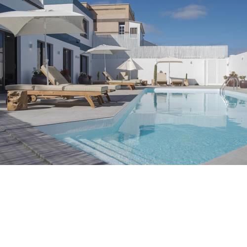 Edem III apartamento de diseño piscina climatizada by Lightbooking