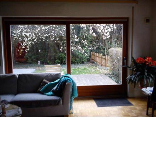 EG-Zimmer mit Bad und Terrasse