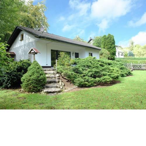 Idyllic Bungalow in Feusdorf with by the Forest