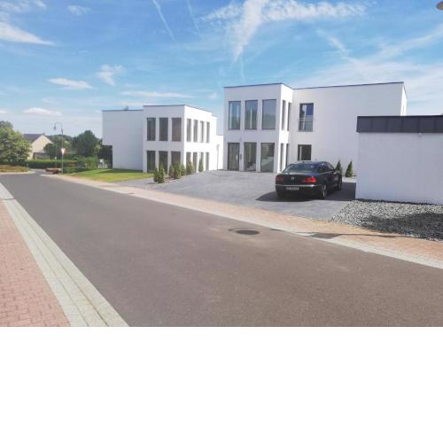 eifel24, neues und modernes Appartement mit Dachterrasse
