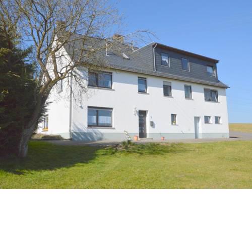 Beautiful Holiday Home in Kleinlangenfeld near Town Center
