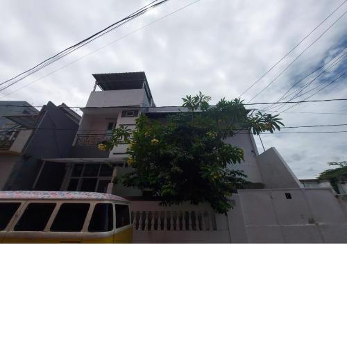 Eiffel Residence Cideng - Female Only