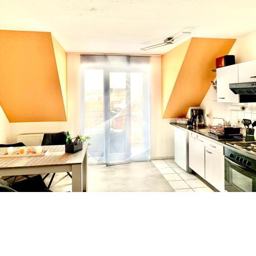 Eigenes Apartment im Herzen der Stadt mit Balkon und WLAN III