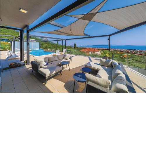 Eight-Bedroom Holiday Home in Kastel Novi