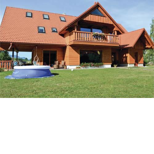Eight-Bedroom Holiday Home in Partizanska Lupca