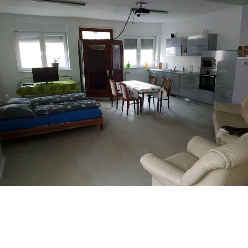 Einraum-Ferienwohnung 46m2 Eisenhüttenstadt-Diehlo