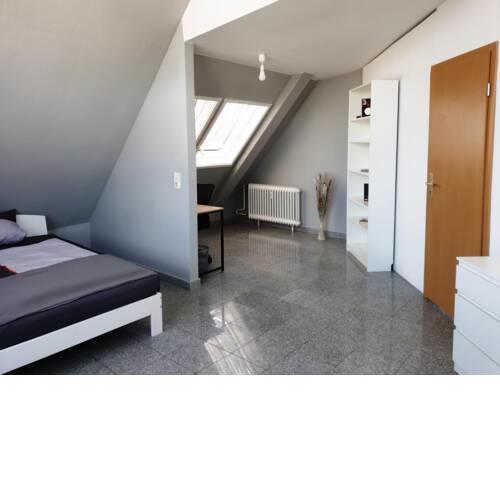 Einzelzimmer PRIVATZIMMER in Super Lage