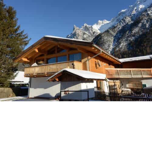 Einzigartiges Alpenloft in Mittenwald für 8 Gäste mit Whirlpool