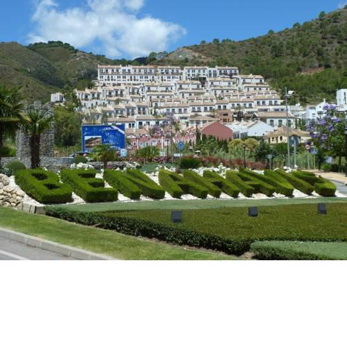 El Casar Apartments