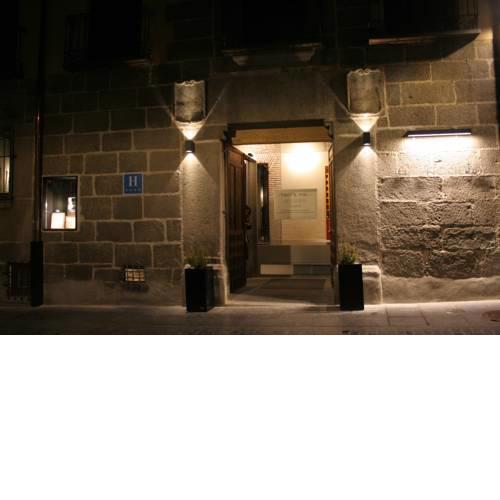 El Encanto Hotel & Cafetería