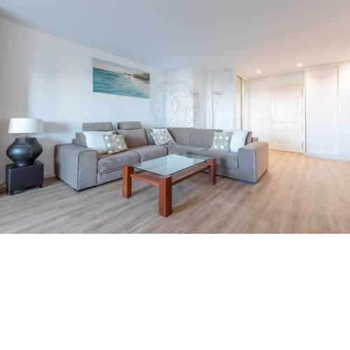 El Faro Beach Apartment by Dahlia Group