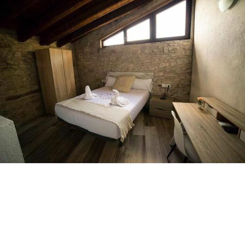 El Forn de Freixenet con servicios de un hotel
