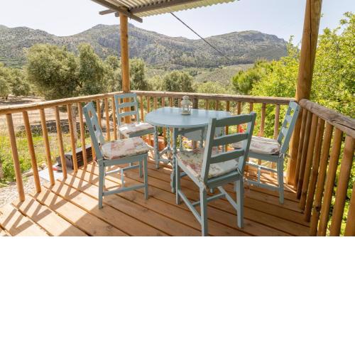 EL Jardin Secreto, Cortijo Los Lobos rural mountain retreat with heated pool