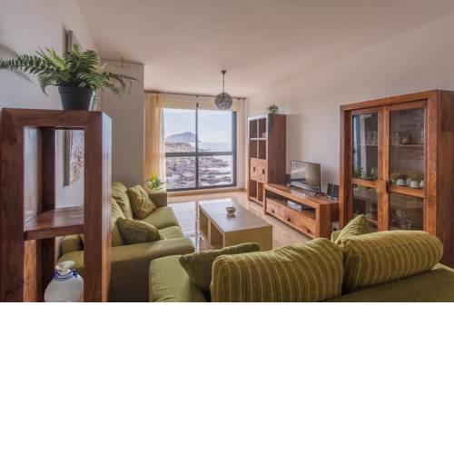El Mirador: sea views from the shore