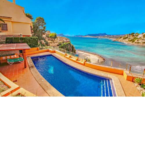 El Portet - beachfront holiday home with private pool in Moraira