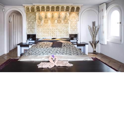 El Refugio Apartments & Villa
