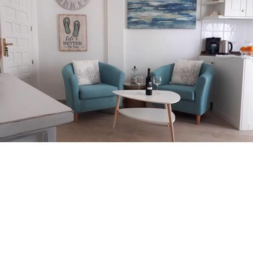 El Retiro Apartment Royale with seaview