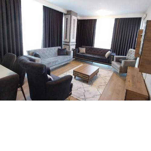 Elegant and Beautiful Apartment4