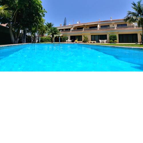 Elegant and Peaceful Aparments with Pool and Garden