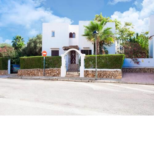Elegant Holiday Home in Cala d'Or with Swimming Pool
