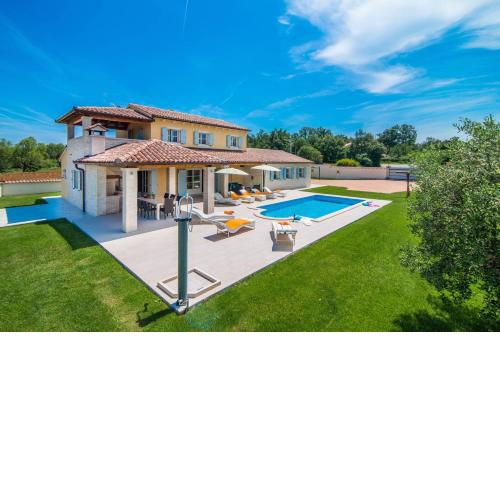 Elegant villa in village Pavićini, Istria