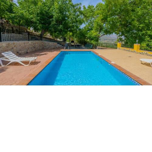 Elegant villa with private pool in a beautiful landscape