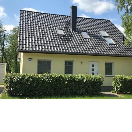 Quaint Cottage in Steffenshagen near the Sea