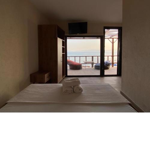 Elma Beach Bungalow