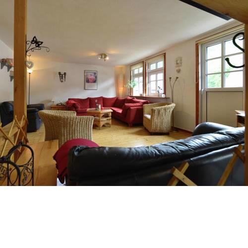 Expansive Holiday Home with Garden near Ski Area in Elpe