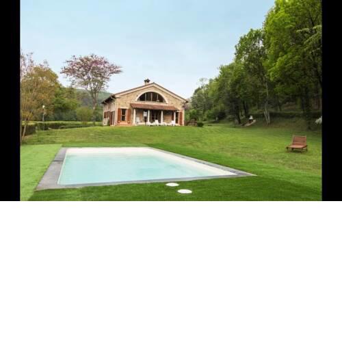els Hostalets d'en Bas Villa Sleeps 10 with Pool