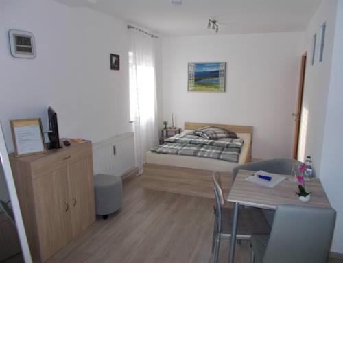 Eltinger Studio Apartment