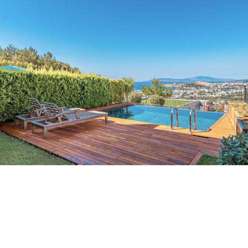 Elysium Miramar Villa with private Pool