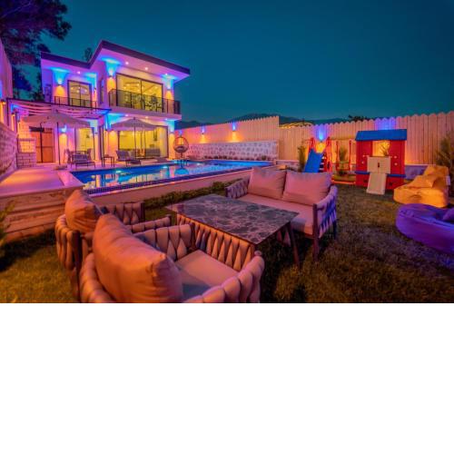 Emirbey - 2 Bedroom Holiday Villa with jacuzzi in Kalkan