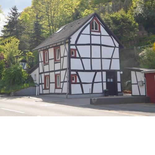 Welcoming Holiday Home near the Forest in Gemund