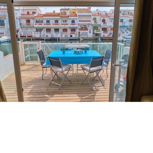 Empurialola Apartamento vistas canales Porto Fino 24