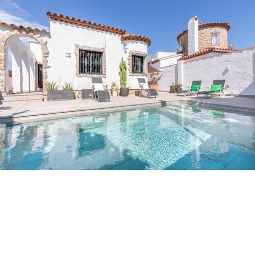 Empurialola Casa Lago 11 con piscina