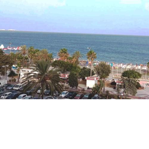 En primera línea de playa en Torre del Mar