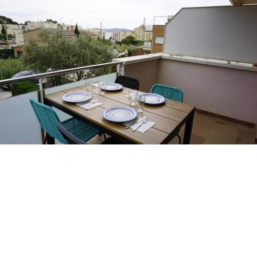 Encantador Apartamento familiar 4 px con Terraza y Parking en Llançà