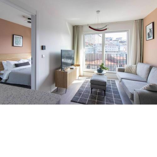 Enchanting Modern 1BR Residence w/ Parking + Gym #26