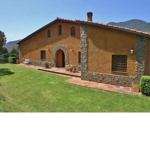 Endearing Holiday Home in Montseny with Swimming Pool