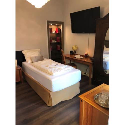 English Romance Apartments